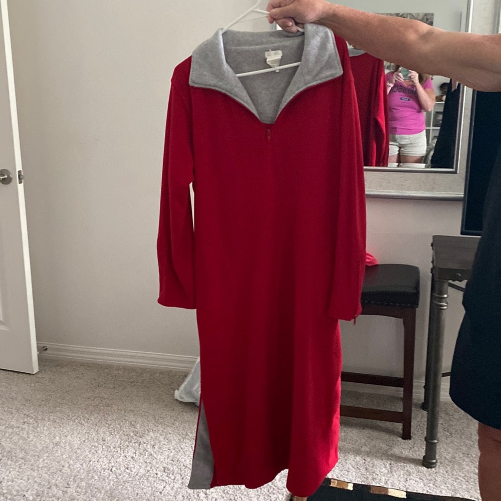 Very comfy pull over robe, size large. Length, 45” from top of shoulder.